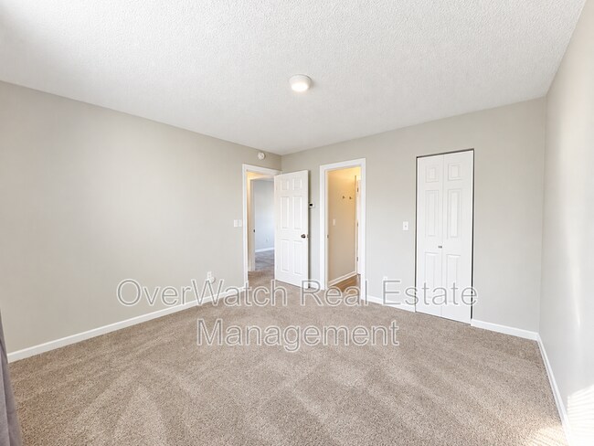Building Photo - 3230 Montclaire Ct