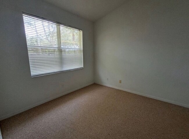 Building Photo - 7880 Lake Sawgrass Loop