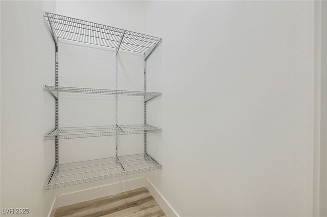 Building Photo - 7074 Pinebrook Ct