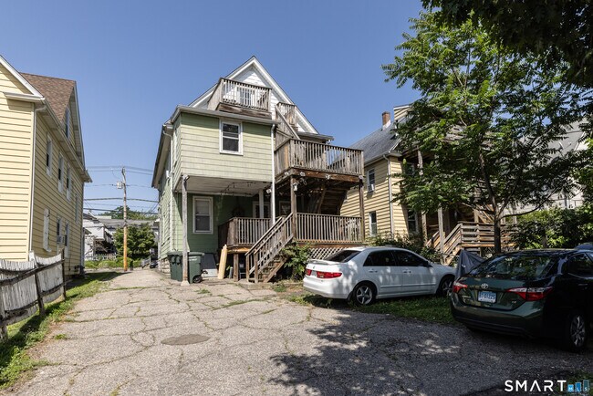 Building Photo - 793 Brewster St