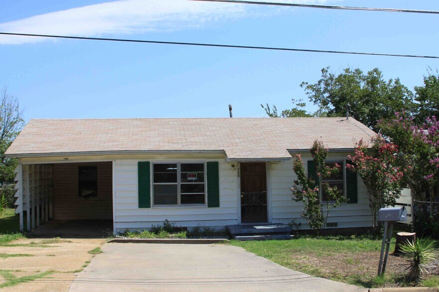 Primary Photo - 708 N 8th Ave