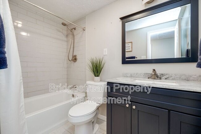 Building Photo - 655 Eavey St