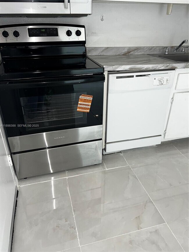 Building Photo - 1455 N Treasure Dr