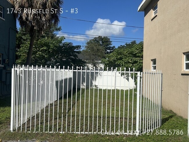 Building Photo - 1743 Russell St S