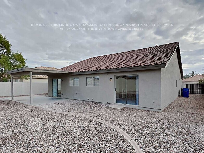 Building Photo - 10908 E Forge Ave