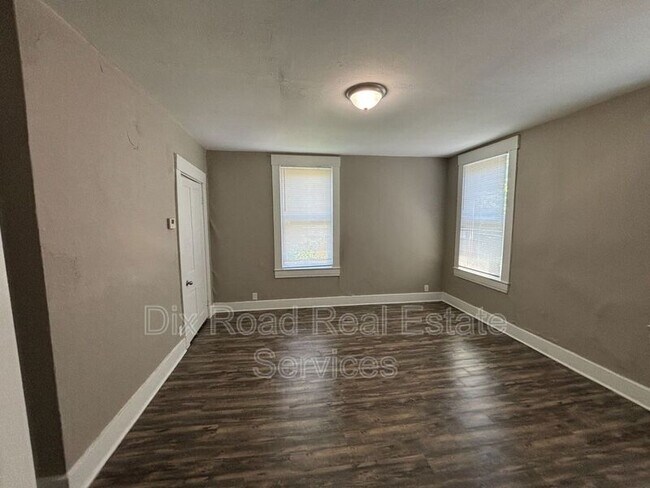 Building Photo - 545 Rockdale Ave