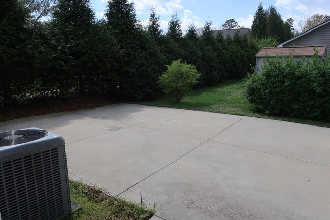 Building Photo - 210 Orch Pk Ln