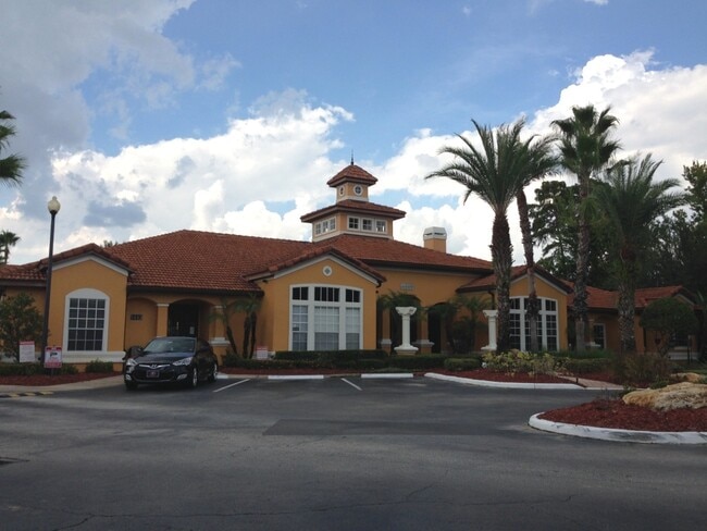 Building Photo - 5483 Vineland Rd