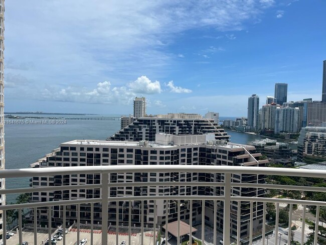 Building Photo - 848 Brickell Key Dr