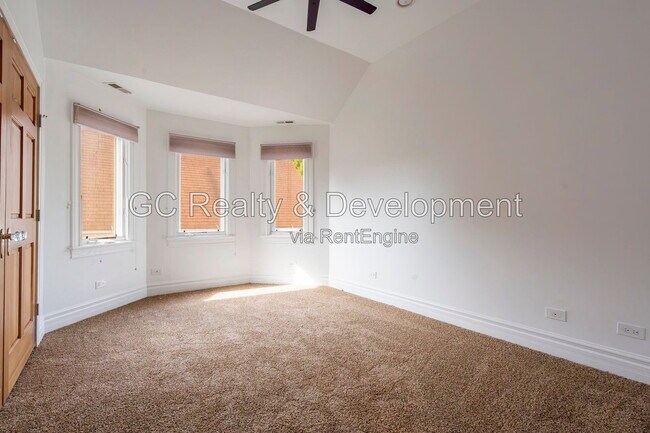 Building Photo - 3735 N Tripp Ave