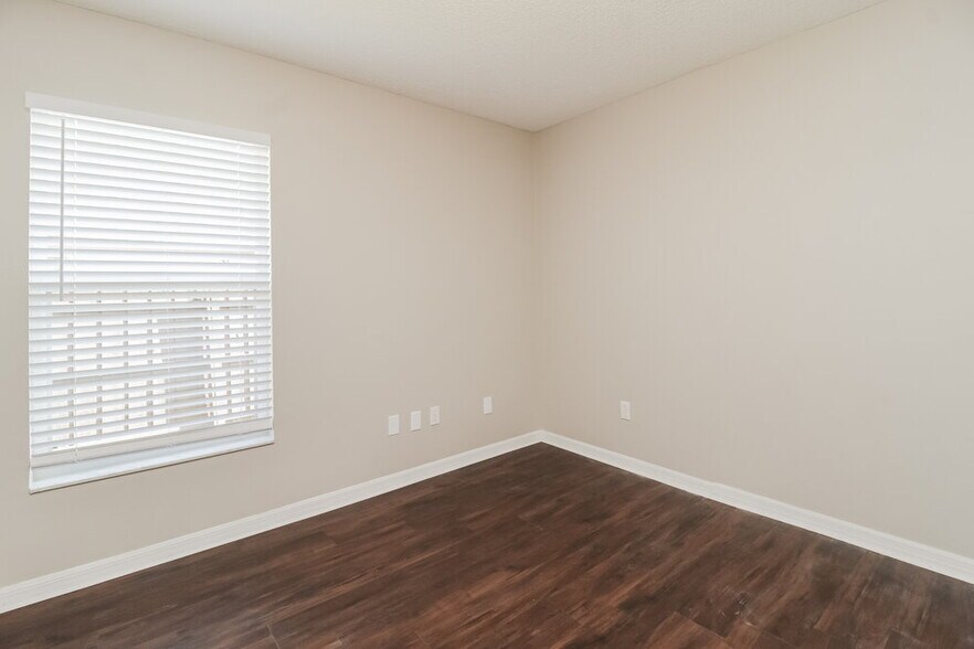 Building Photo - 2756 River Ridge Dr