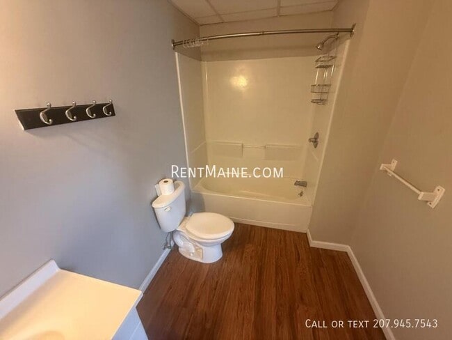 Building Photo - 35 Main St