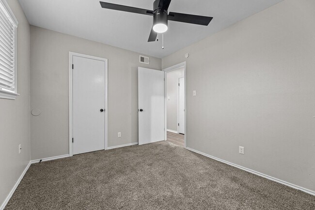 Building Photo - 1301 US-287