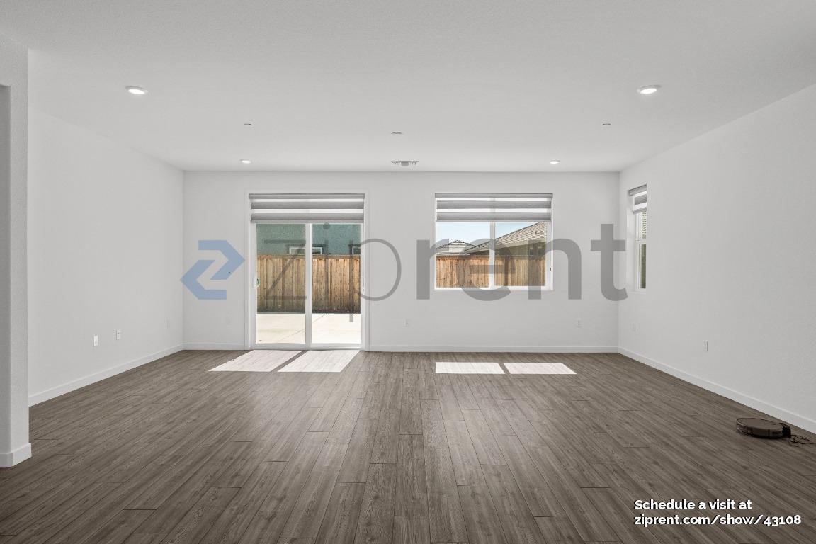 Building Photo - 1074 Osprey Dr