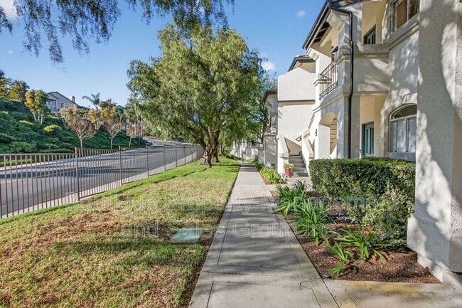 Building Photo - 30902 Club House Dr