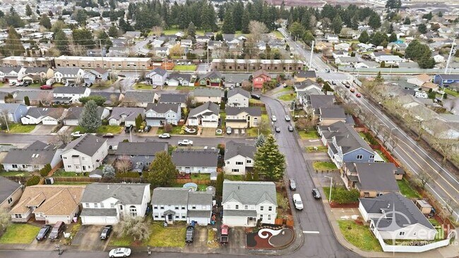 Building Photo - 17019 SE 3rd St