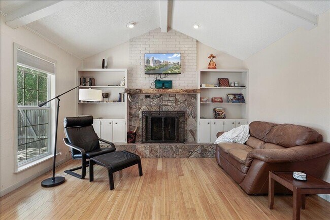Building Photo - 4611 Cedargrove Dr