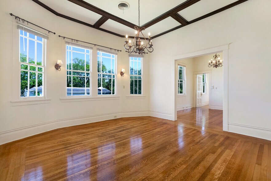 Building Photo - 3618 Napoleon Ave