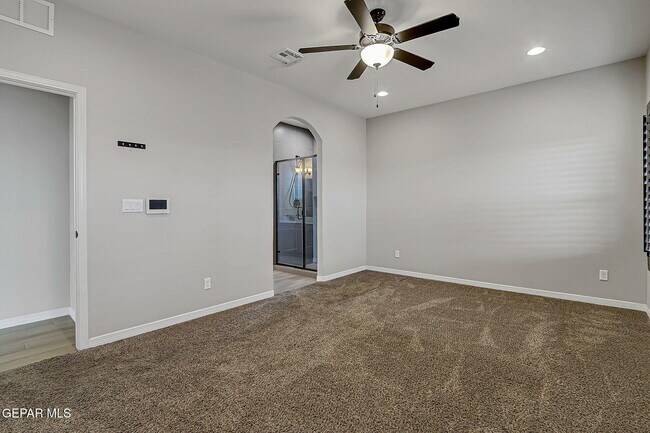 Building Photo - 13752 Newton Ct