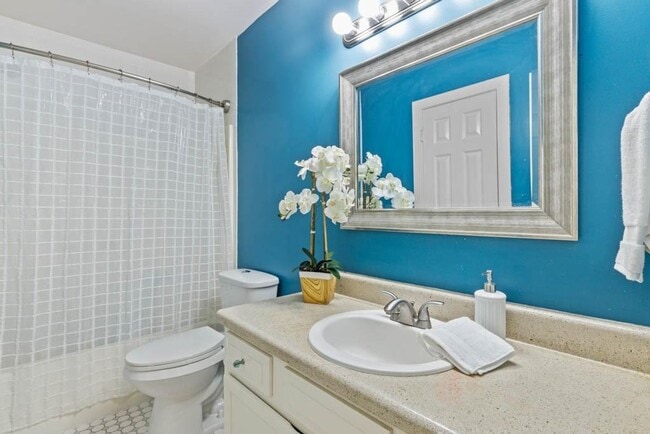 Building Photo - Chesterfield/Midlothian-Woodlake Subdivision- 1st Floor Bedroom