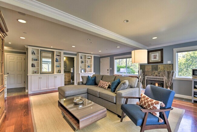 Primary Photo - 120 Coleman Dr