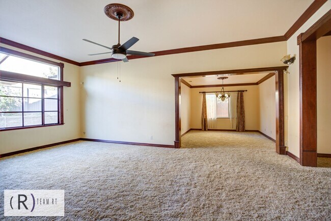 Building Photo - NEW PROMO PRICE! $3,470/MO