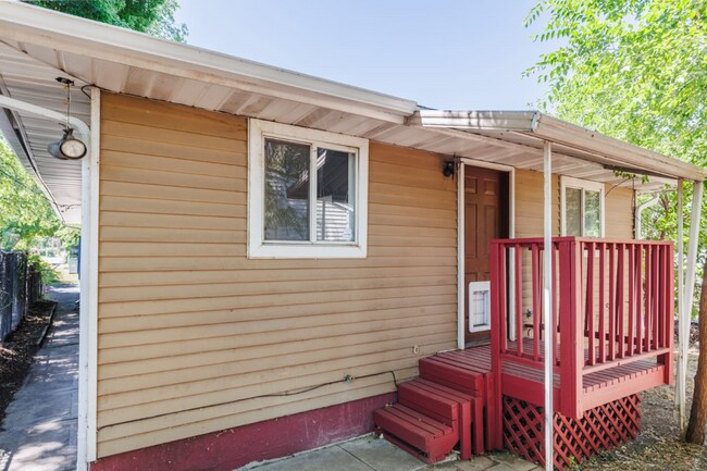 Building Photo - 265 Browning Ave