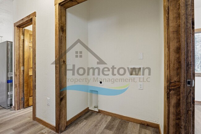 Building Photo - 130 Countryside Ln