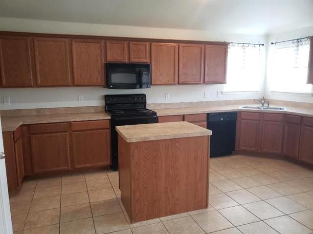 Building Photo - 8221 Deer Bluff Ln