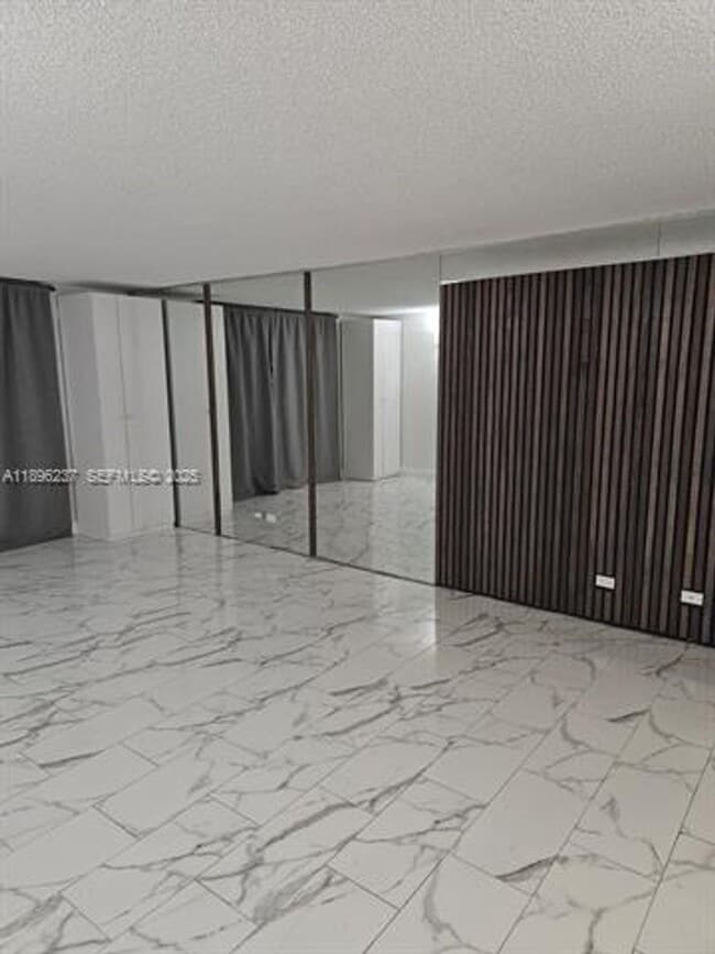 Building Photo - 1800 NE 114th St