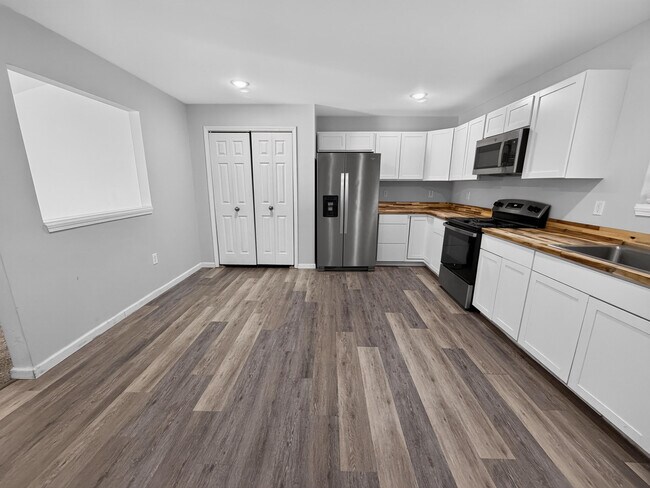 Building Photo - 5316 Godas Cir