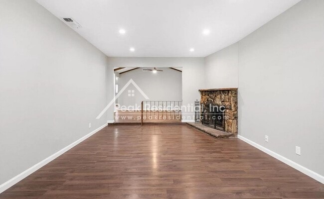 Building Photo - Updated 2bd/2ba Foothill Farms Duplex With 1 Car Garage