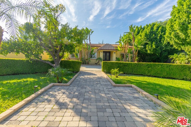 Building Photo - 5181 Densmore Ave