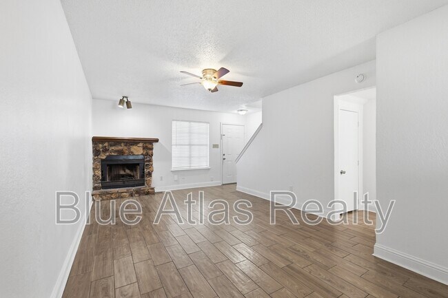 Building Photo - 2713 Wimbledon Ct