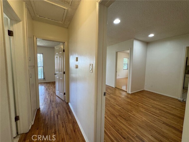 Building Photo - 1372 W 36th St