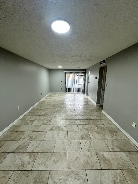 Building Photo - 9208 N Connechusett Rd