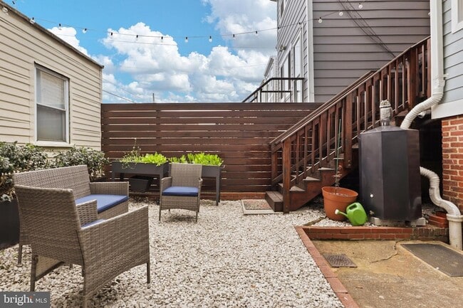 Building Photo - 1813 Bay St SE