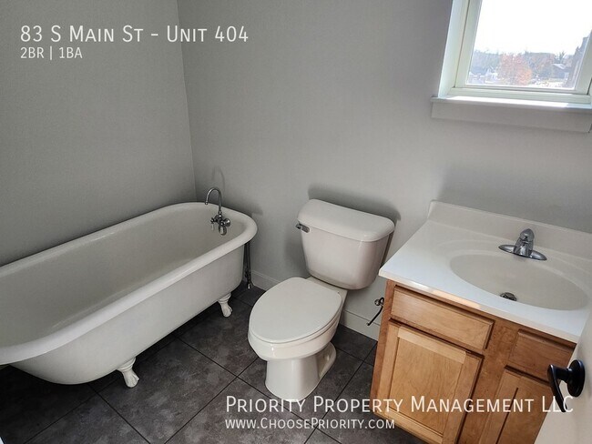 Building Photo - 1BR Penthouse Apartment, Downtown Harrison...