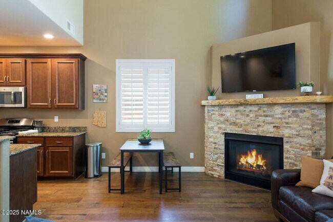 Building Photo - Elegant Presidio in the Pines Home! 5 Bed, 2.5 Bath + 2 Car Gar. & A/C! Students & Small Pets OK!...