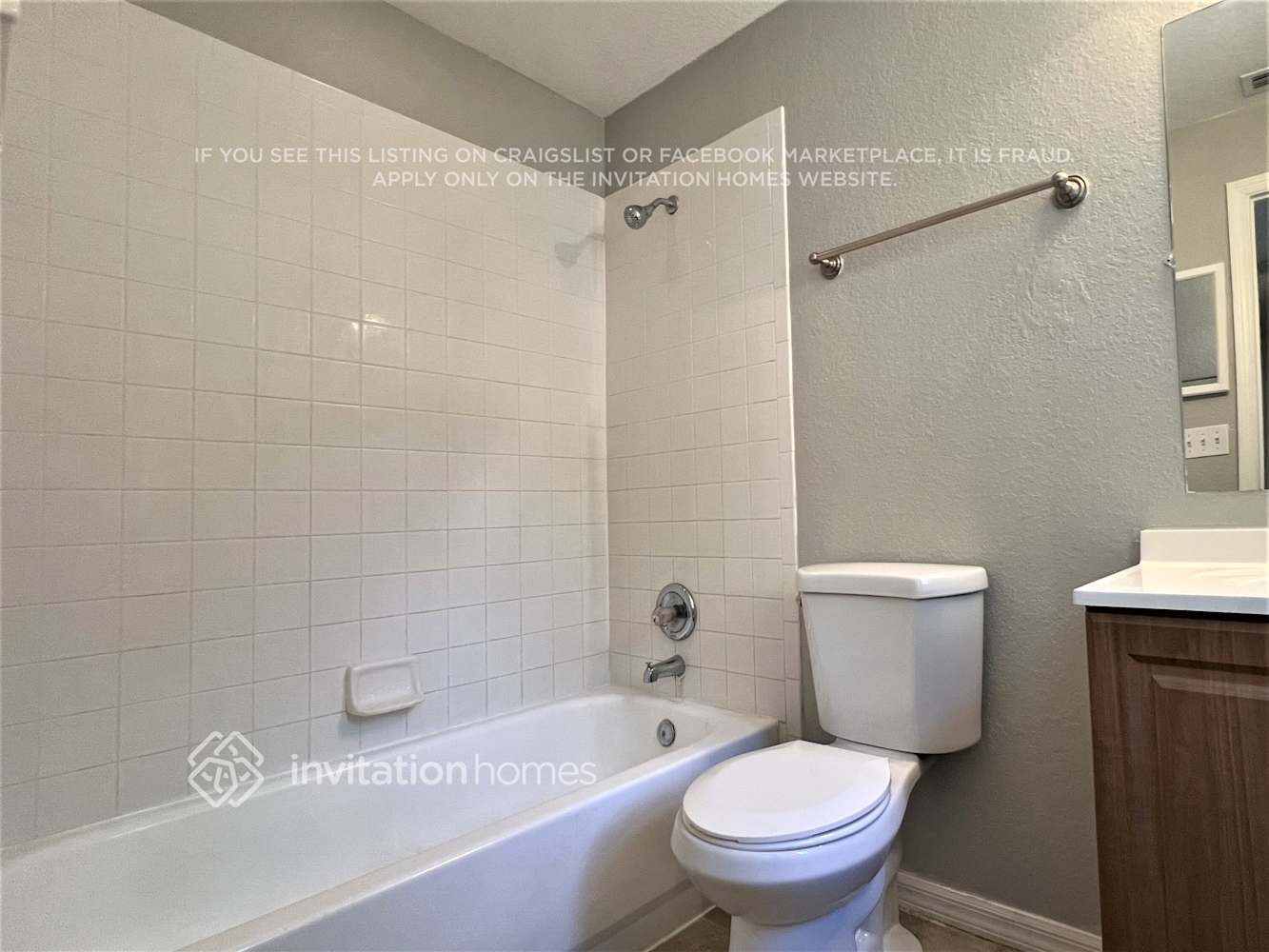 Building Photo - 323 Boca Ciega Rd