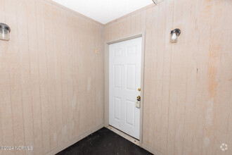 Building Photo - 104 Ravenwood Dr