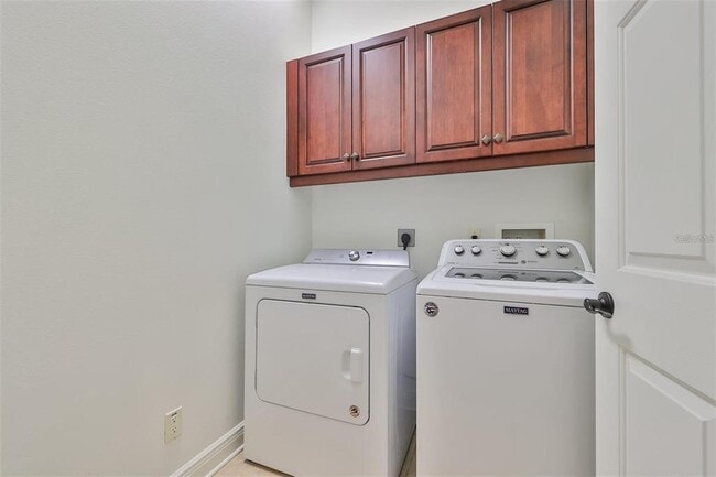 Building Photo - 602 Saxony Blvd