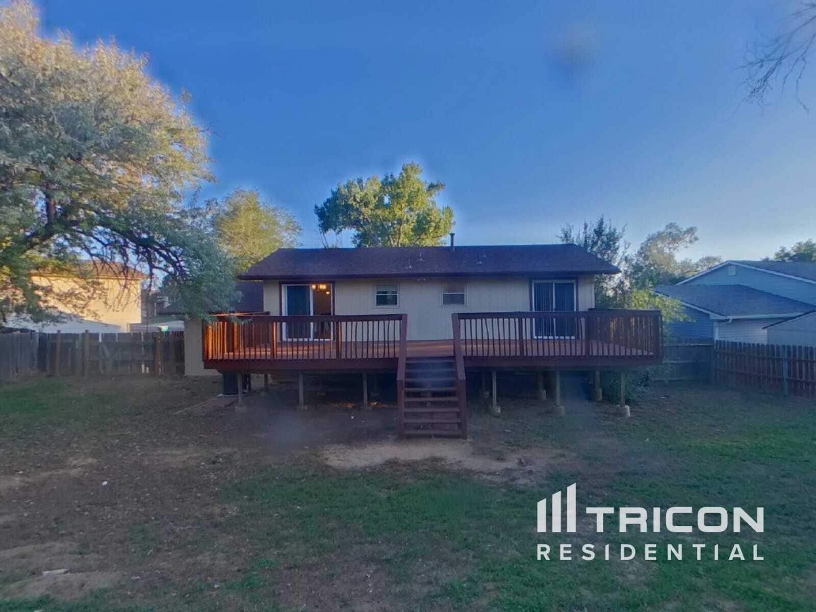 Building Photo - 5014 Bradley Cir