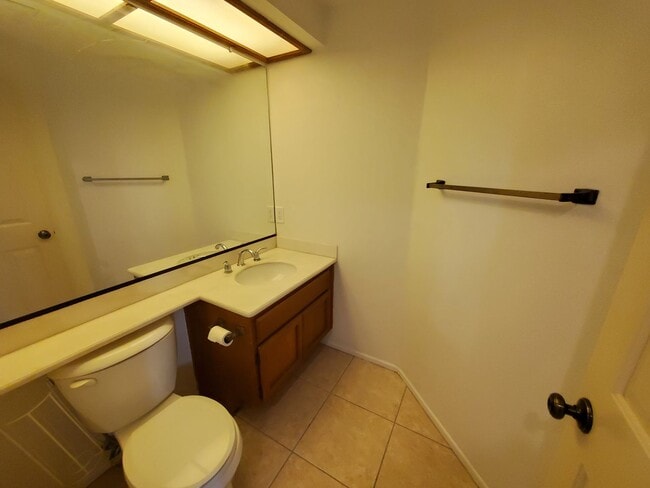 Building Photo - Beautiful Woodbridge/Lakeside Home for Lease!