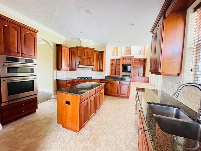 Building Photo - 4966 Keeneland Cir