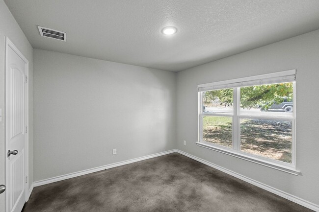 Building Photo - 1050 Lavaca
