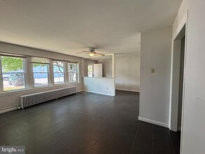 Building Photo - 221 Monroe St