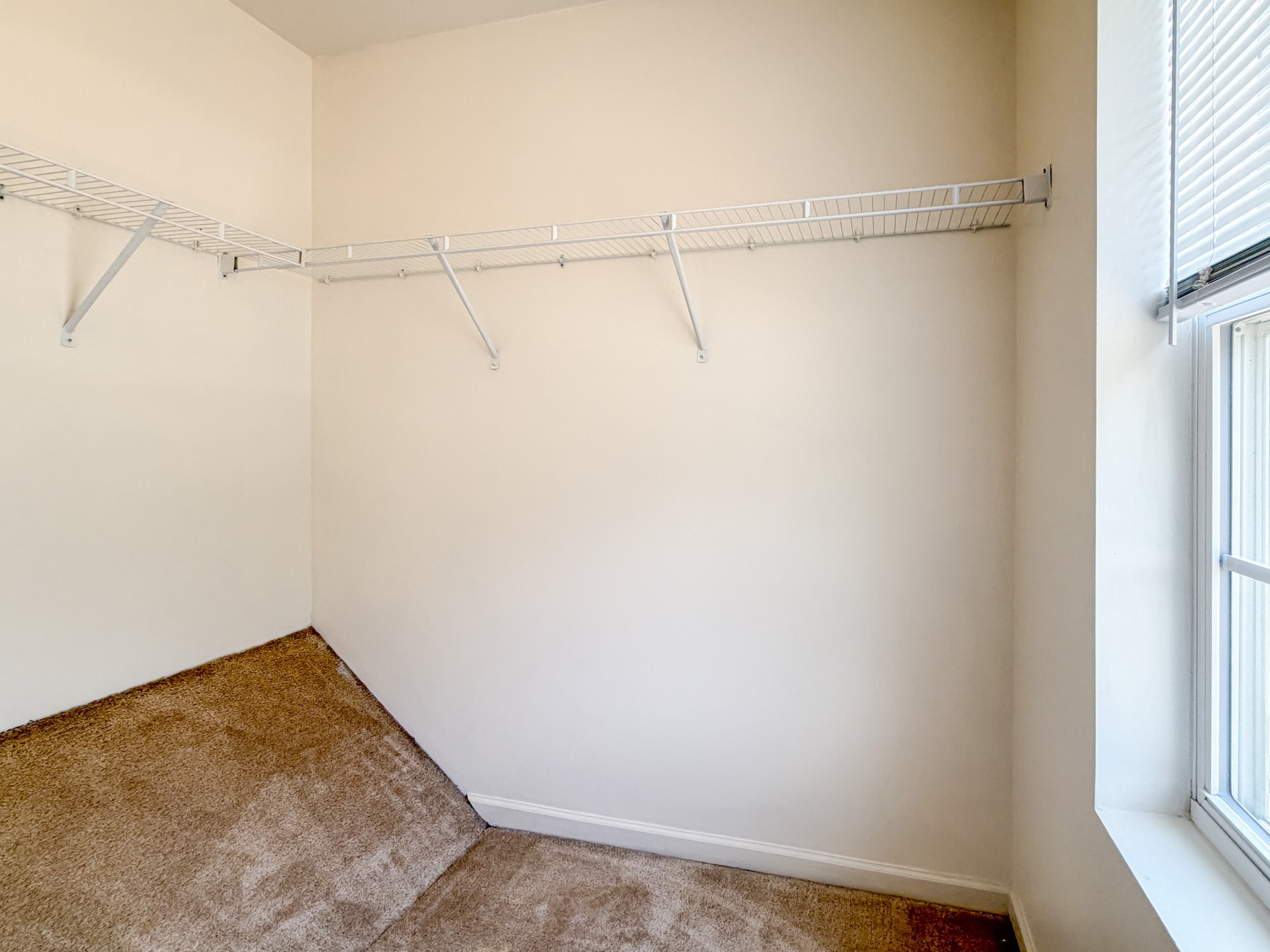 Building Photo - 900 Cadwell Ln