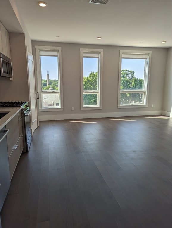 Building Photo - 3193 Washington St