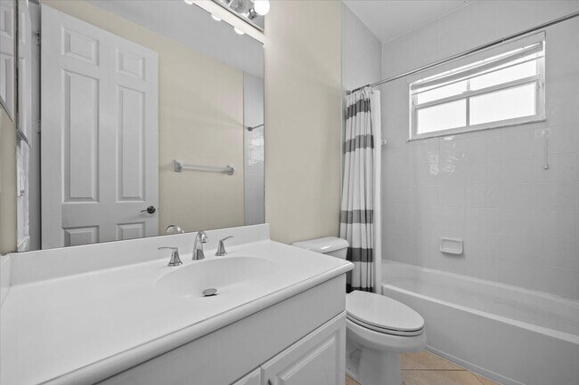 Building Photo - 321 September St